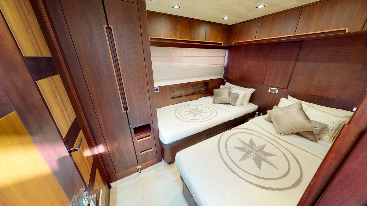Аренда моторной яхты Galeon 780 Crystal в Дубае - ОАЭ